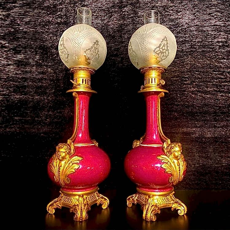 Fransız Eros Aplikeli Bronz Gaz Lambası