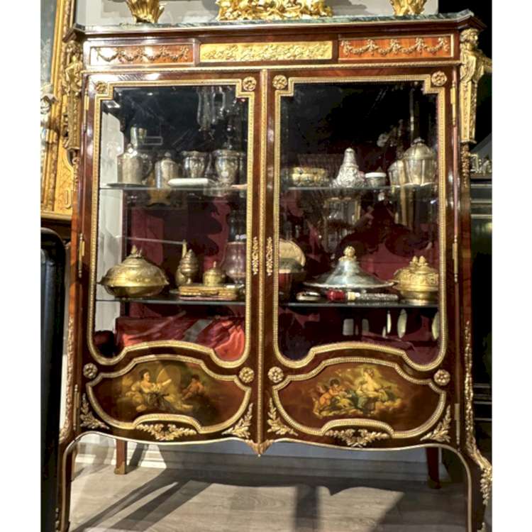 Fransız Vernis Teşhir Vitrini